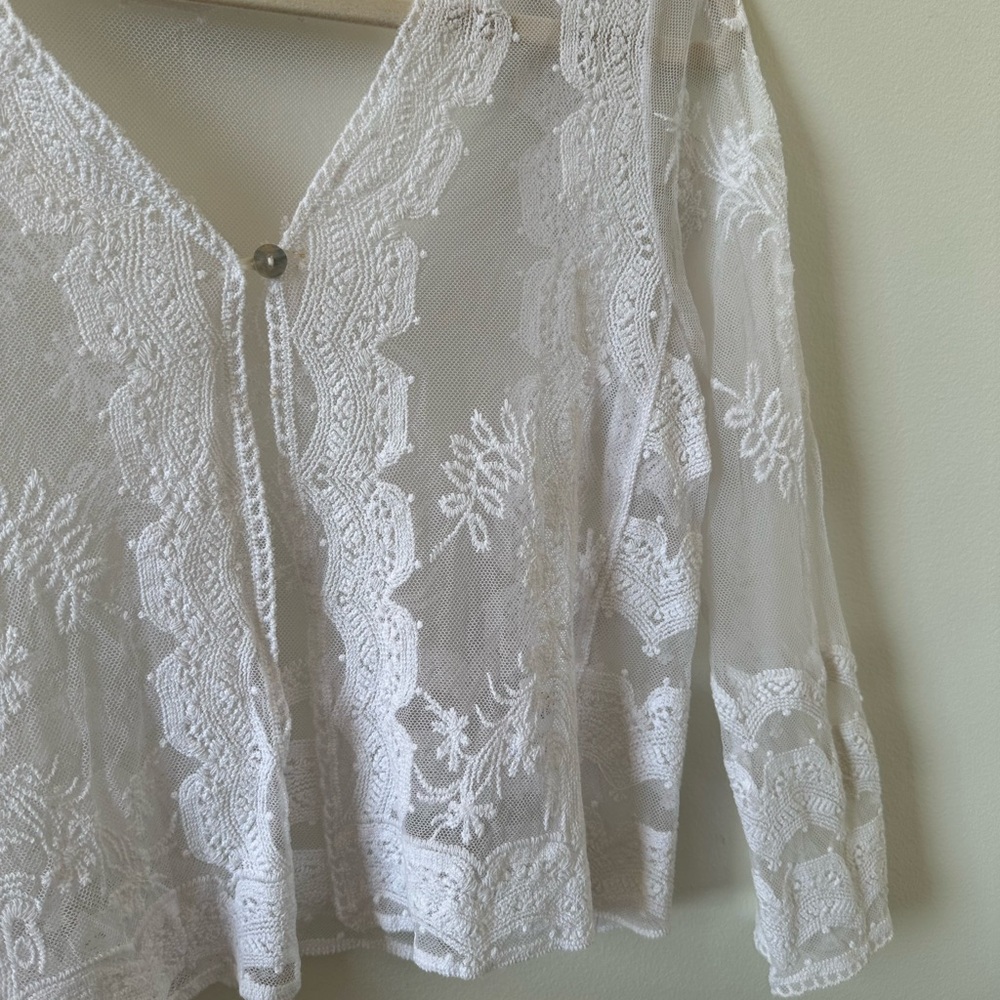 Rabbit Rabbit Rabbit white lace shrug/cardigan size small - Picture 7 of 11